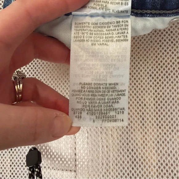 Levi’s 515 Mid-Rise Medium Wash Denim Jean Shorts Size 4 Classic Perfect Fit EUC - Picture 10 of 16